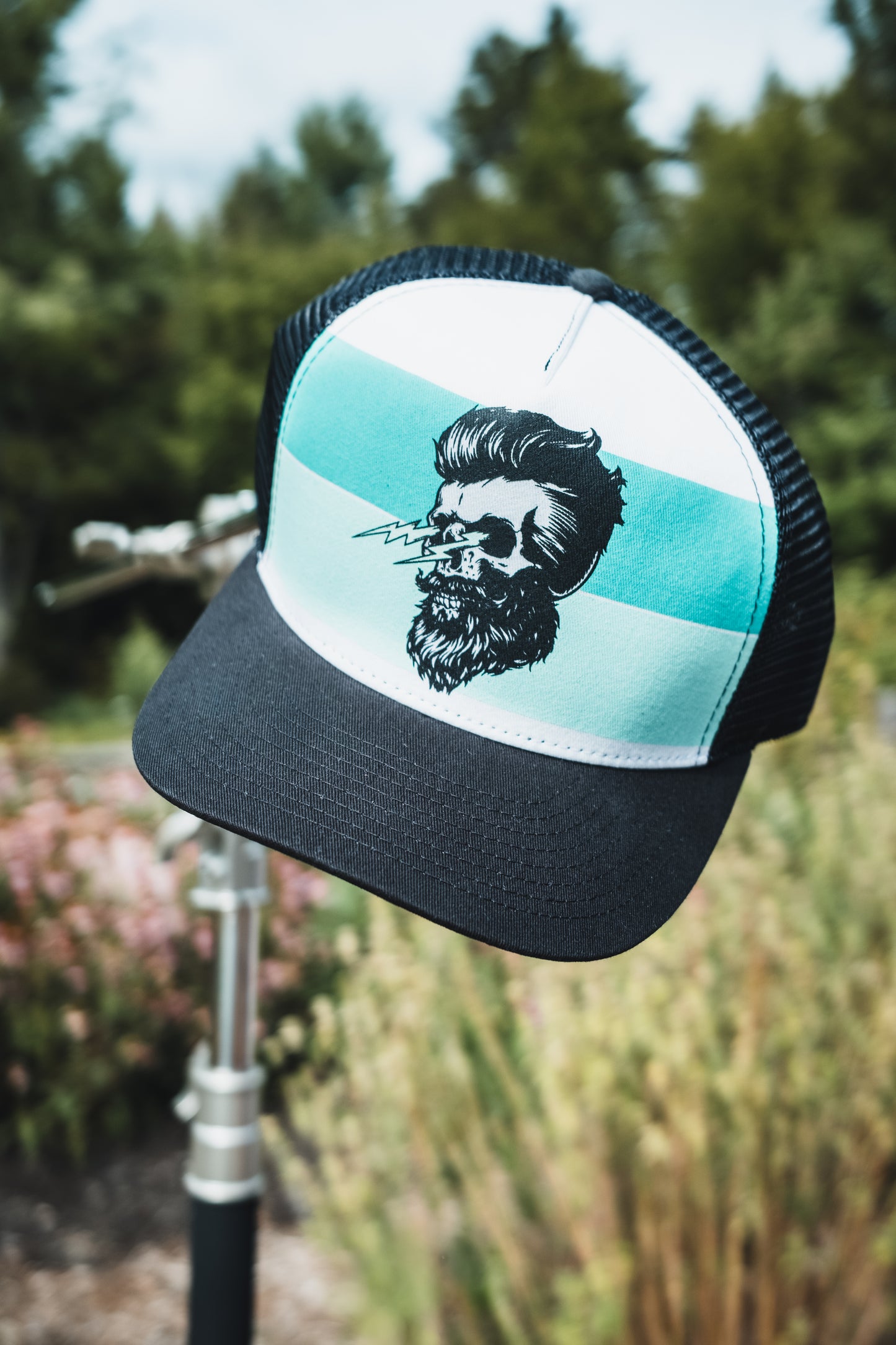 Casquette de tête de mort avec éclair (taille unique) - FestiRock